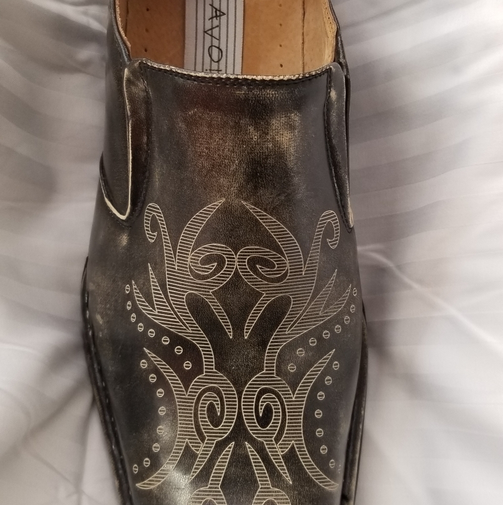Man shoe sz 13 us